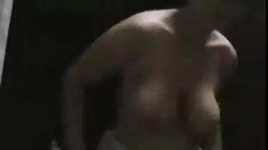 Desi village bhabi show nude body , mast video