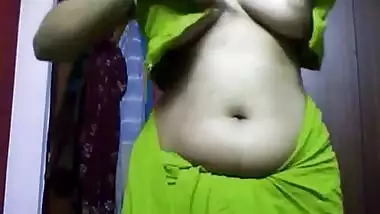 Vasavi bhabhi changing blouse