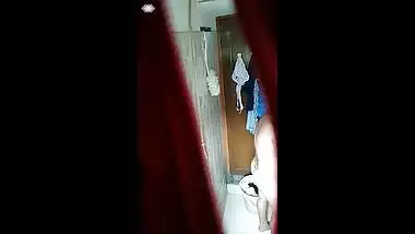 Desi bhabi bathing 2