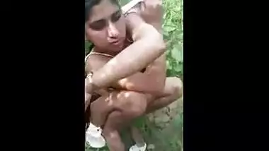 Desi BABE MMS Oozed in fields with Obscene Audio