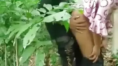Desi Village Girl Sex With Lover In Jungle