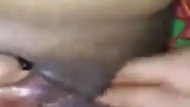 Sexy desi wife clean shaved pussy fingering by hubby with loud moaning