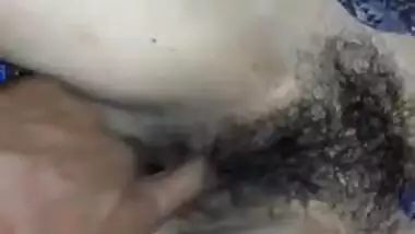 Man comes to sleeping Desi wife to touch her hairy XXX pussy in sex video