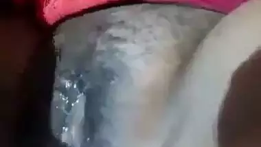 Nude desi Muslim lady fucks her pussy with a plastic dildo