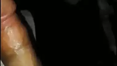 Desi cute girl suck her bf dick