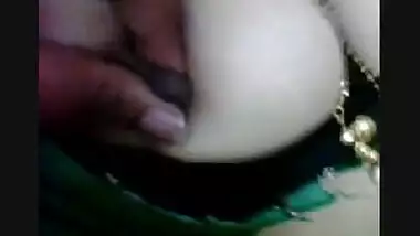 Dost ki bibi ke mote mote doodh masal kar masti ki