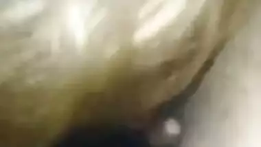 Desi slut has oral XXX sex with man who captures blowjob for MMS show