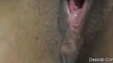 Horny desi bhabhi rubbing pussy till wet