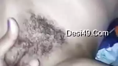 Today Exclusive- Sexy Desi Girl Boob Pressing And Fingering