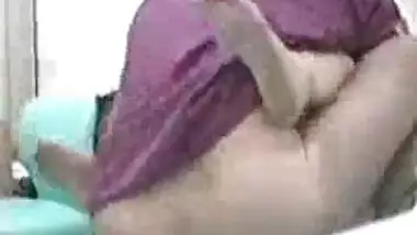 Sexy mature pakistani aunty fucked in clinic