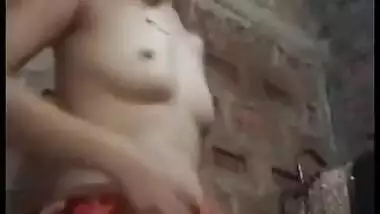 Desi village wife open her dress