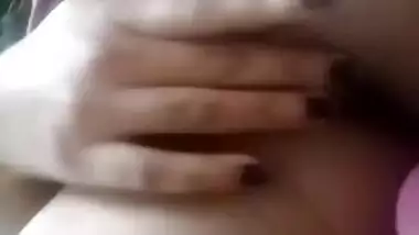 Indian maid making sexy video