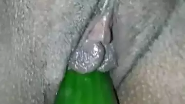 Horny desi bhabhi masturbate with green cucumber