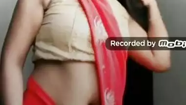 Hot Chubby Girl Deep Open Navel