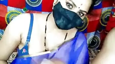 Indian sexy bhabhi live boobs and pussy show
