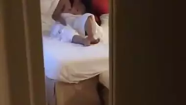 Indian Housewife Exposing Boobs to Room Service...