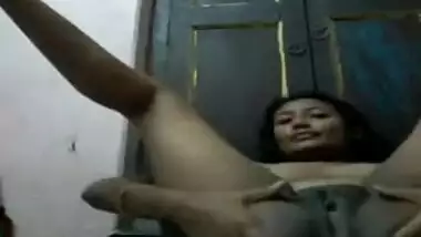 Sylheti bengali girl show boobs & pussy on Cam