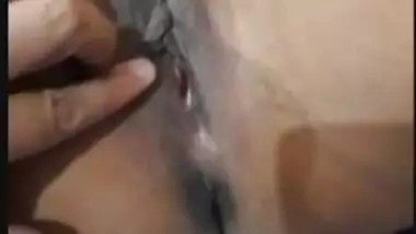 Desi big boob bhabi fingering pussy 2