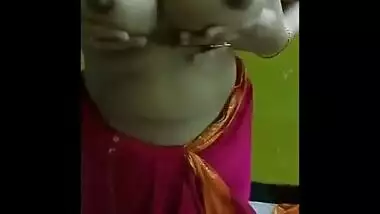 Sexy breasts of desi babes and aunty