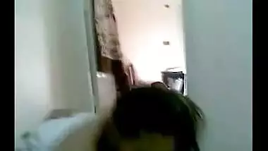 Blue film recent desi sex movie of Kashmiri floozy wife Zoya!