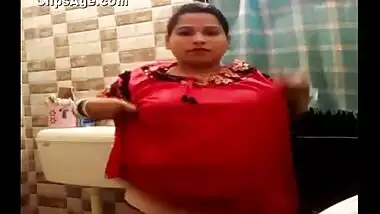 Desi sexy figure bihari bhabhi exposed her naked figure on demand