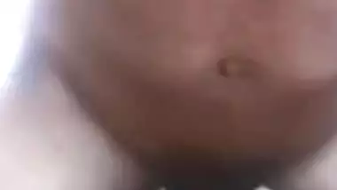 Sexy desi girl’s pussy fucking live show video