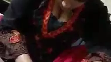 Desi wife shaving dick of her husbandâ€™s Desi MMS video