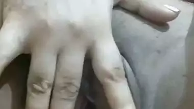 Cutest girl live nude show for her boyfriend viral MMS