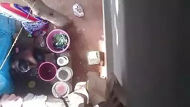 Kannada neighbour aunty bathing 