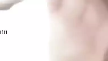 Today Exclusive- Sexy Paki Girl Record Nude Selfie