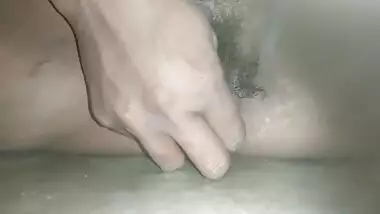 Beigun Dhal Ke Chut Ka Khujli Mari