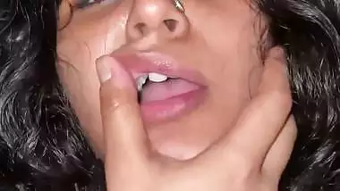Sexy babe rides like a pornstar in Indian xxx MMS
