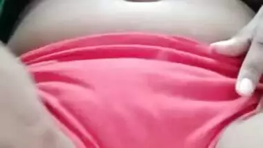 Newly married bhabhi showing her cute figure...