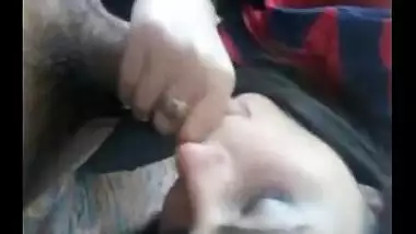 Gorgeous punjabi girl given hot blowjob front of cam