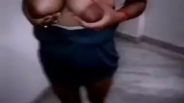 Indian shilpa bhabhi stripping naked bigtits sucked