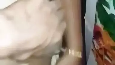 Sexy bhabi having hot figure