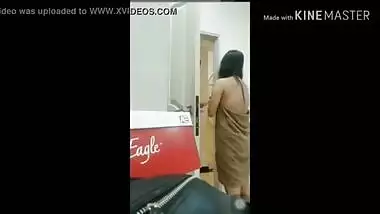 Desi Girl Showing Boobs To Delivery Guy