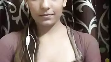 Hot chick showing off during an Indian cam sex