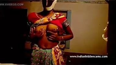 Desi village maid expose her boobs on demand