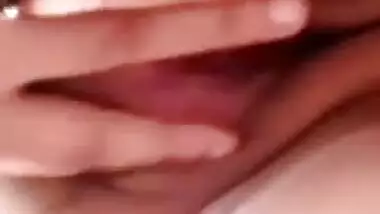 Desi Beautiful Bhabi Showing Her Bigboobs And Pussy