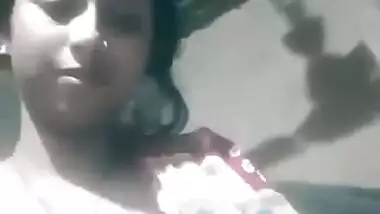 DESI NEWLY MARRIED BHABHI SHOWING NUDE