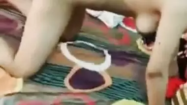 Desi XXX wife spreads legs to show off pussy in hot nude MMS video