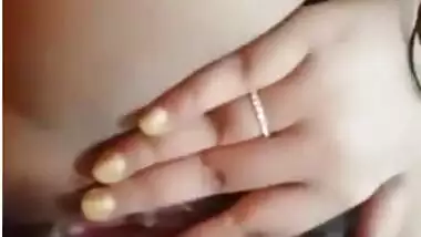 Sexy Girl Shows her Nude Body