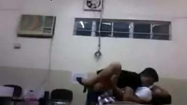 Sexy school girl from Delhi banged in Chemistry lab