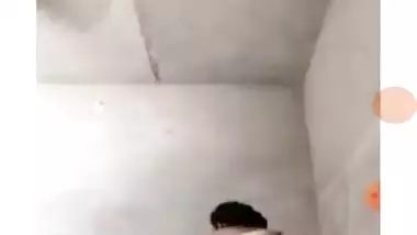 Desi Girl Showing Ass
