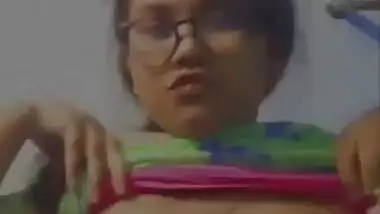Cute Chashmish Girl Showing