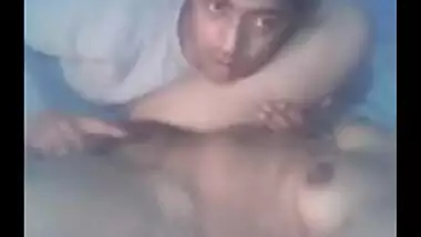 Desi Indian couple on heat and oral sex