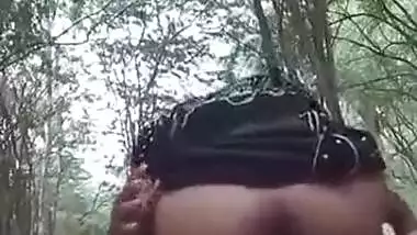 Village Teen Girl Ass Bouncing Sex Outdoors With Lover