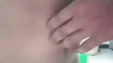 Tamil aunty xxx MMS of a nude lady fucks on a live stream