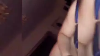 Pakistani muslim wife enjoys cum juice